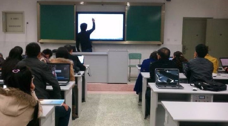 教學(xué)一體機(jī)與電子白板的區(qū)別