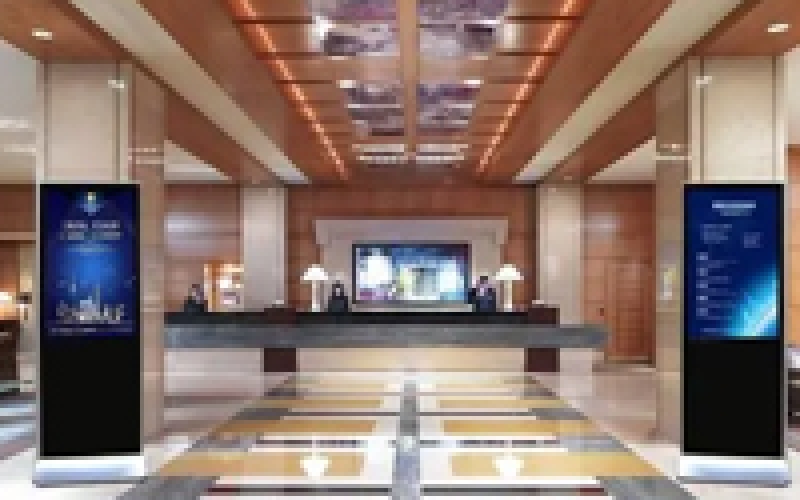 為什么現(xiàn)在很多售樓部的易拉寶都被液晶廣告機所取代？